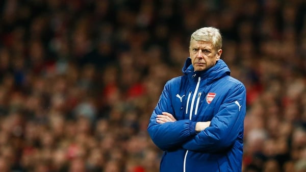 Arsene Wenger believes Chelsea will win the league at a canter