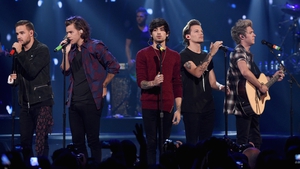 One Direction debuted their new song, Night Changes
