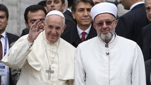 Pope Francis with Grand Mufti of Istanbul Rahmi Yaran outside the Blue Mosque