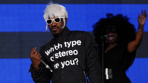 Andre 3000 on stage as Outkast