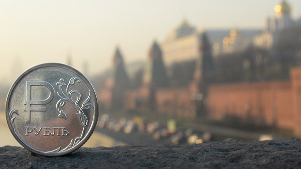 The interest rate increase this week failed to halt the drop in the rouble