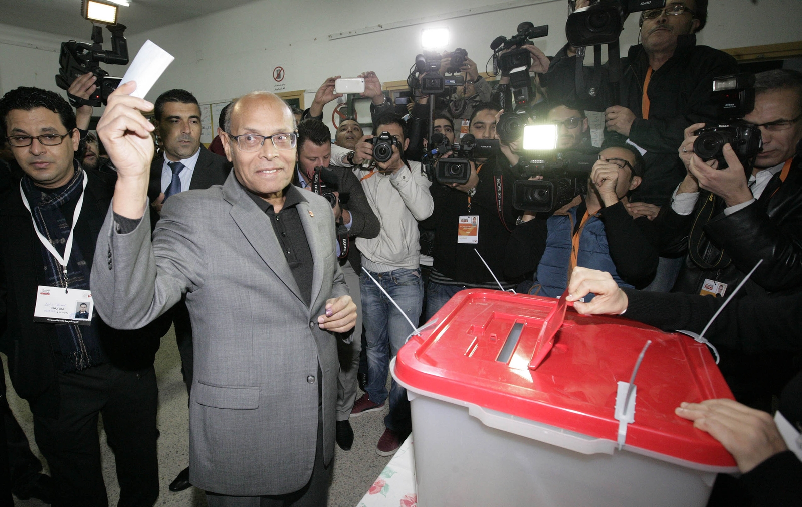 Polls open in Tunisian presidential election