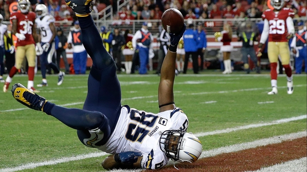 Antonio Gates #85 of the San Diego Chargers catches a 21-yard touchdown