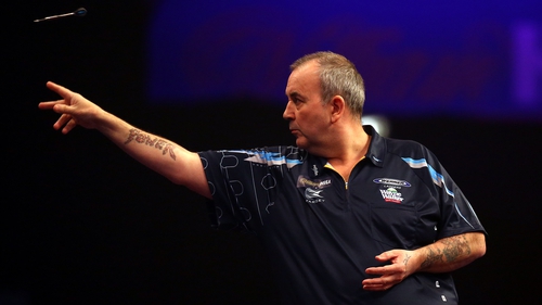 Phil Taylor remains on course for a 17th world title