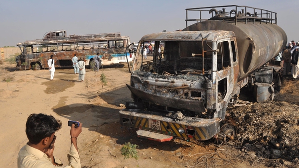 The bus was en route from Karachi to Shikarpur when the vehicles crashed head-on