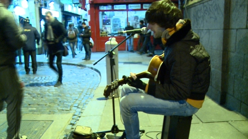 The ban on amplified music in Temple Bar Square was passed by 27 votes to 26