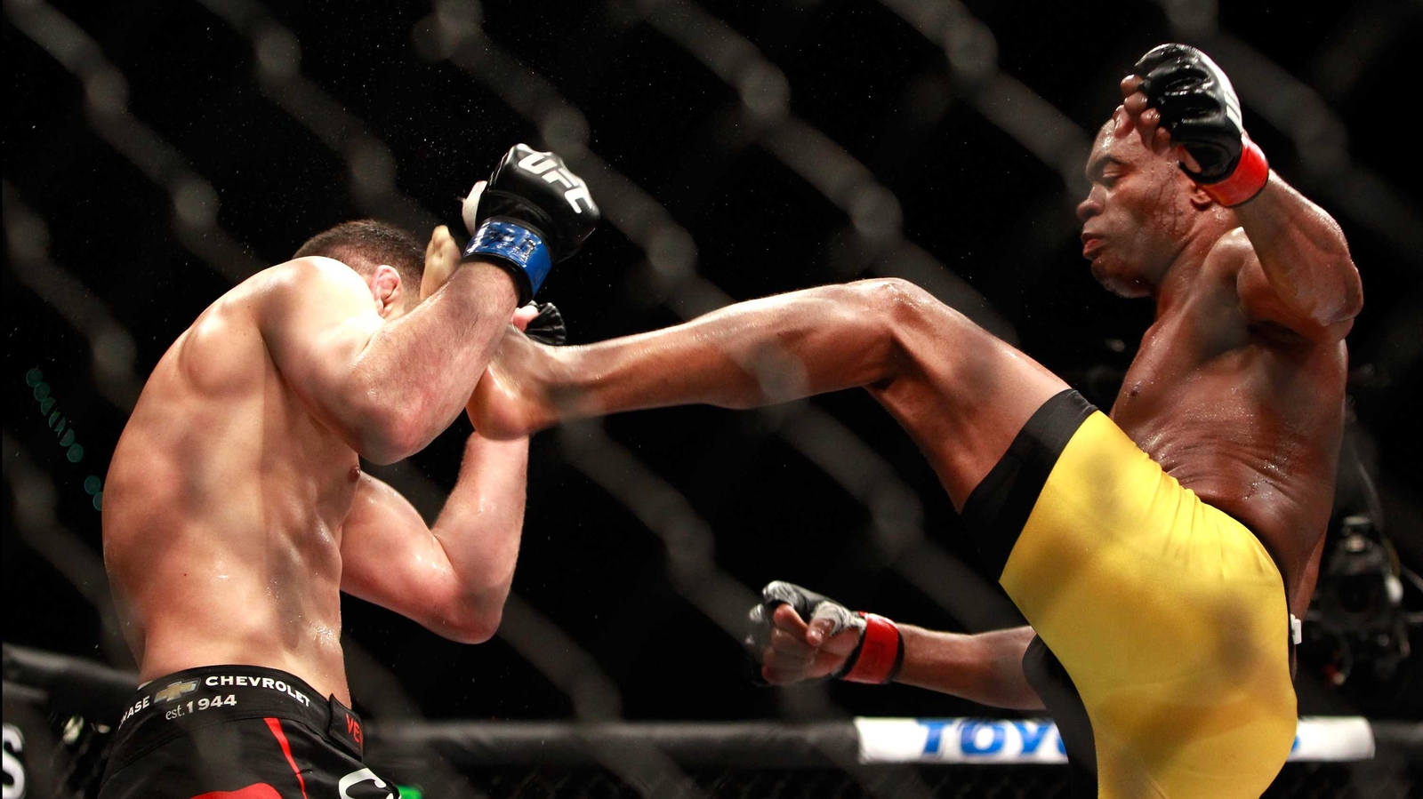 UFC star Anderson Silva fails drugs test
