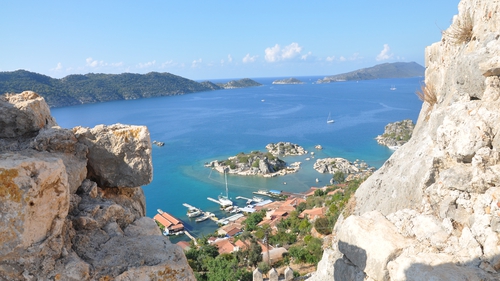 The Turkish Riviera runs across its southern coast