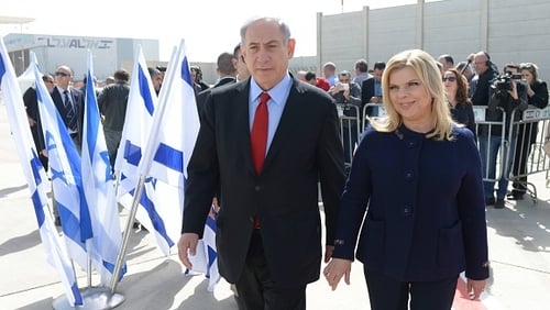Benjamin Netanyahu and his wife Sarah leave Tel Aviv on their way to Washington