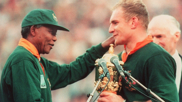 Nelson Mandela congratulates Sprongboks captain Francois Pienaar on winning the 1995 Rugby World Cup
