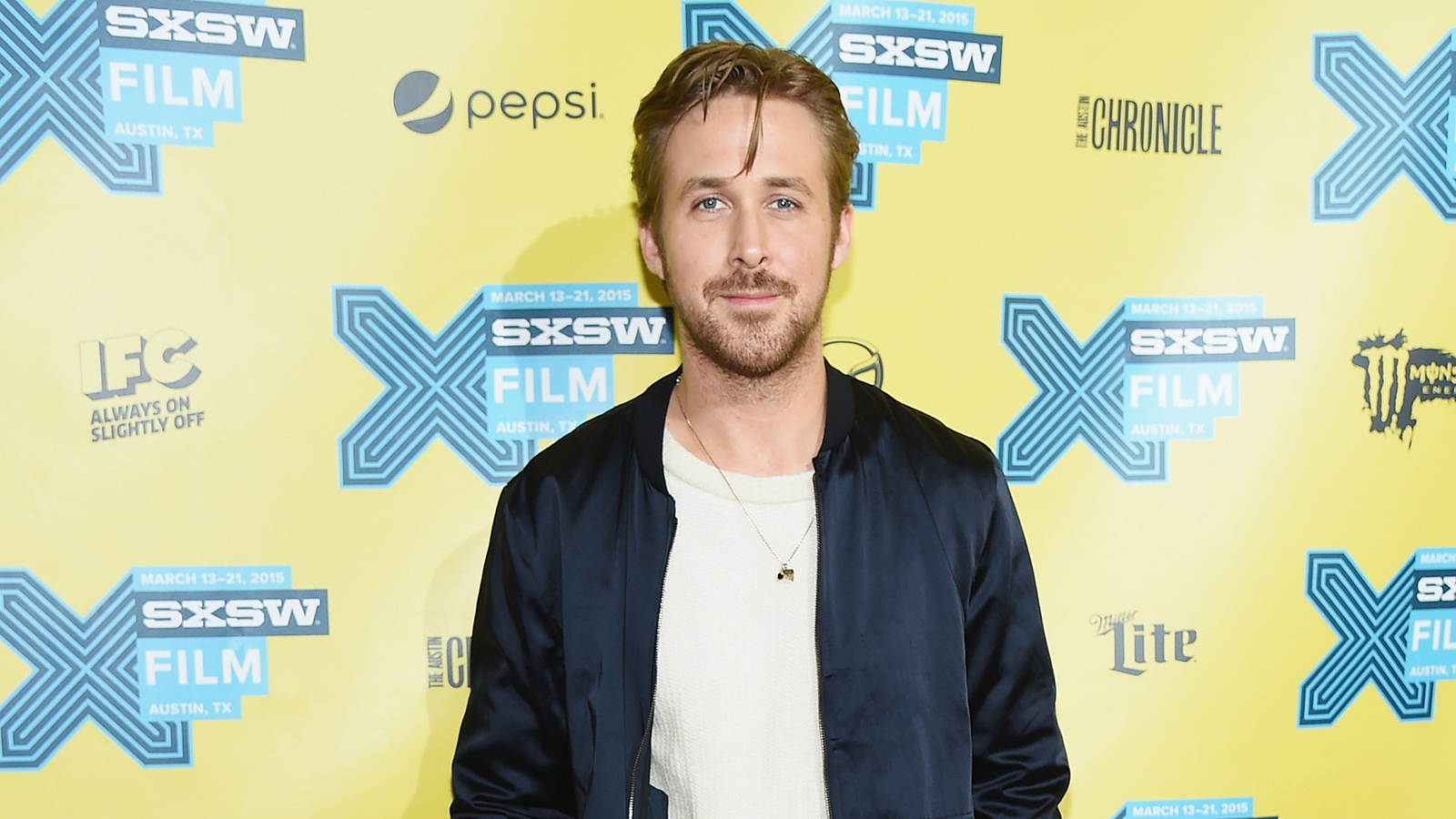 Watch Ryan Gosling Helps Fan To Propose 5559