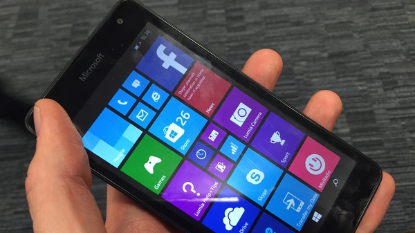 The Nokia Lumia 535 has a 5MP front facing camera, but no 4G connectivity