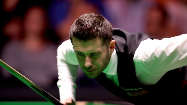 Mark Selby got his nose in front at the right time against Robert Milkins