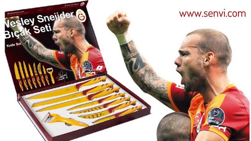 Sneijder sorry for knife set promotion