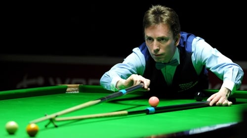 Ken Doherty joked that Fergal O'Brien was "beginning to smell" after their clothes failed to arrive in time
