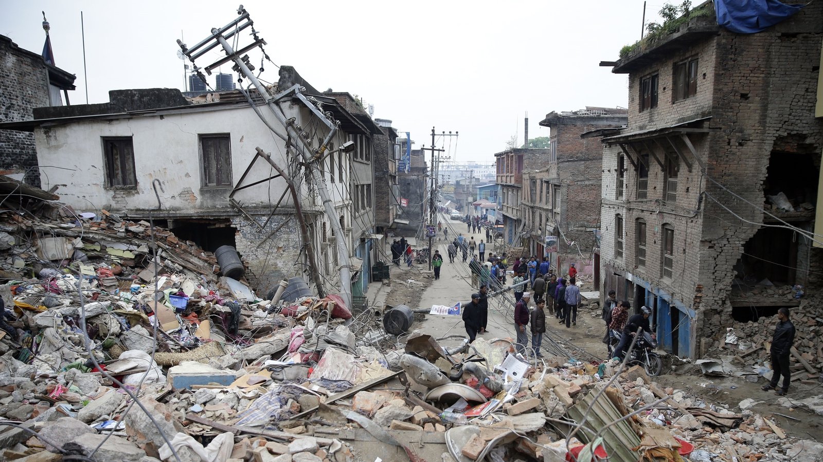 Землетрясение случаи. Землетрясение в Непале 2015. Непал, 25 апреля 2015 года: 8000 погибших. Непал 2015 землетрясение 25 апреля. Катманду землетрясение.