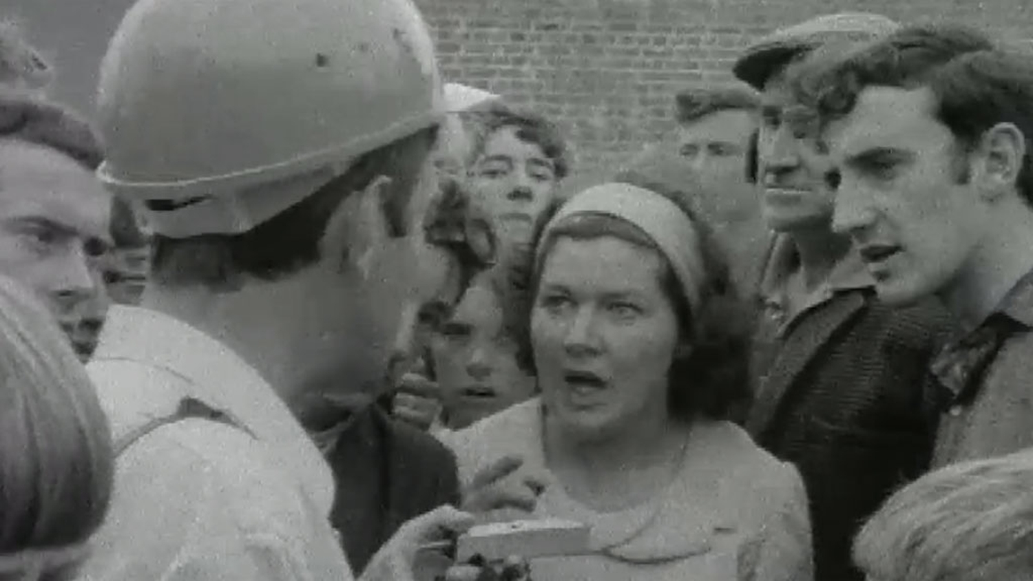 RTÉ Archives War and Conflict British Troops in Derry