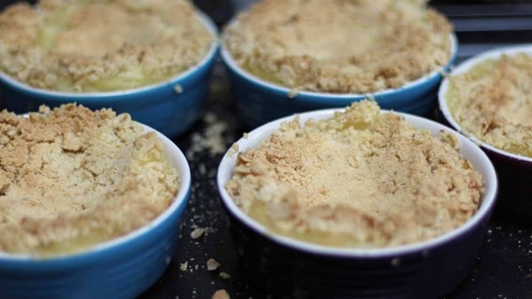 Boutique Bake Apple Crumble with Toffee Sauce