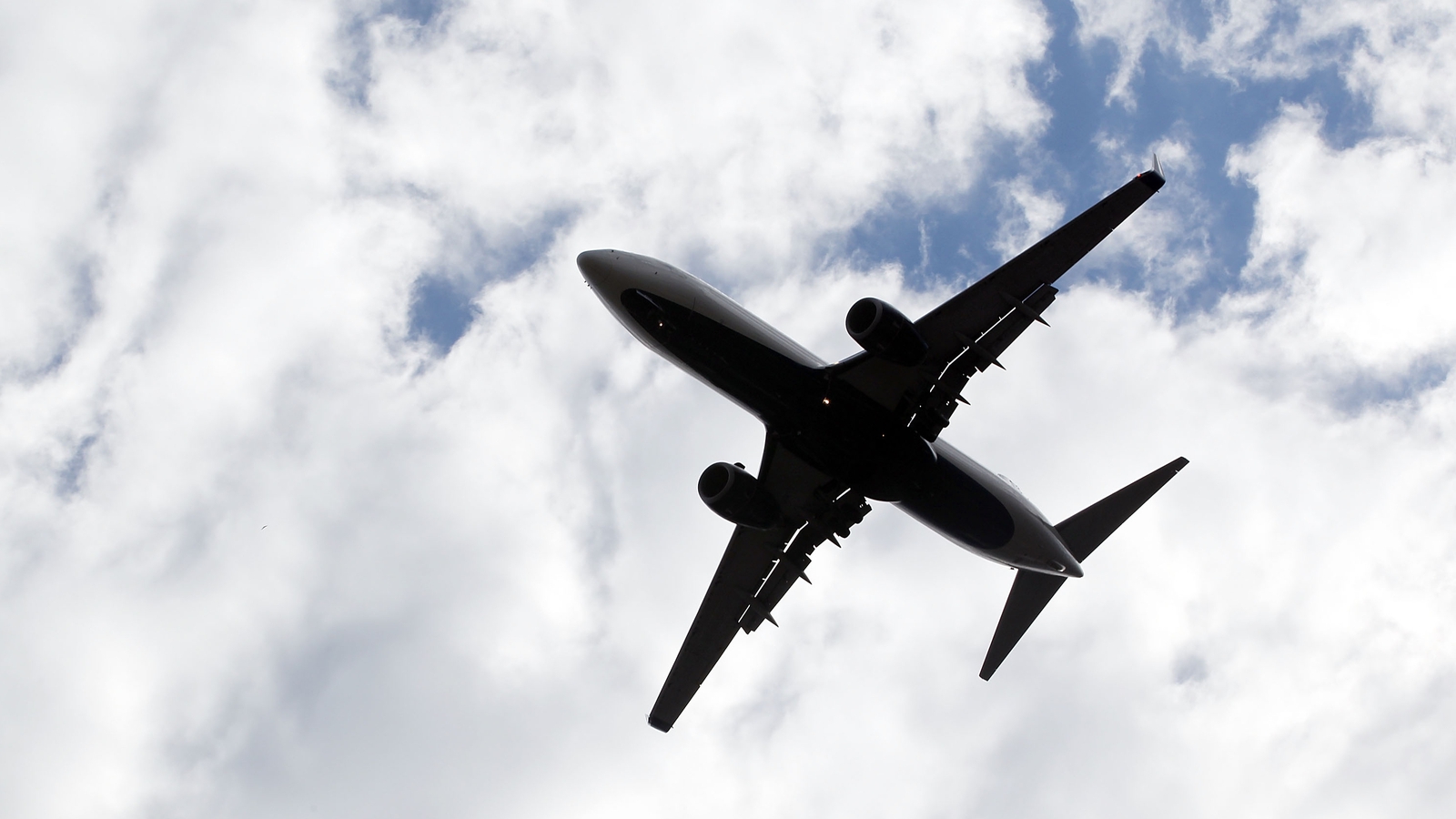 Airfares peak as consumers in Europe, Asia seek savings