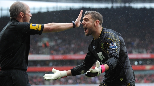 Mark Bunn questions a referee's decision