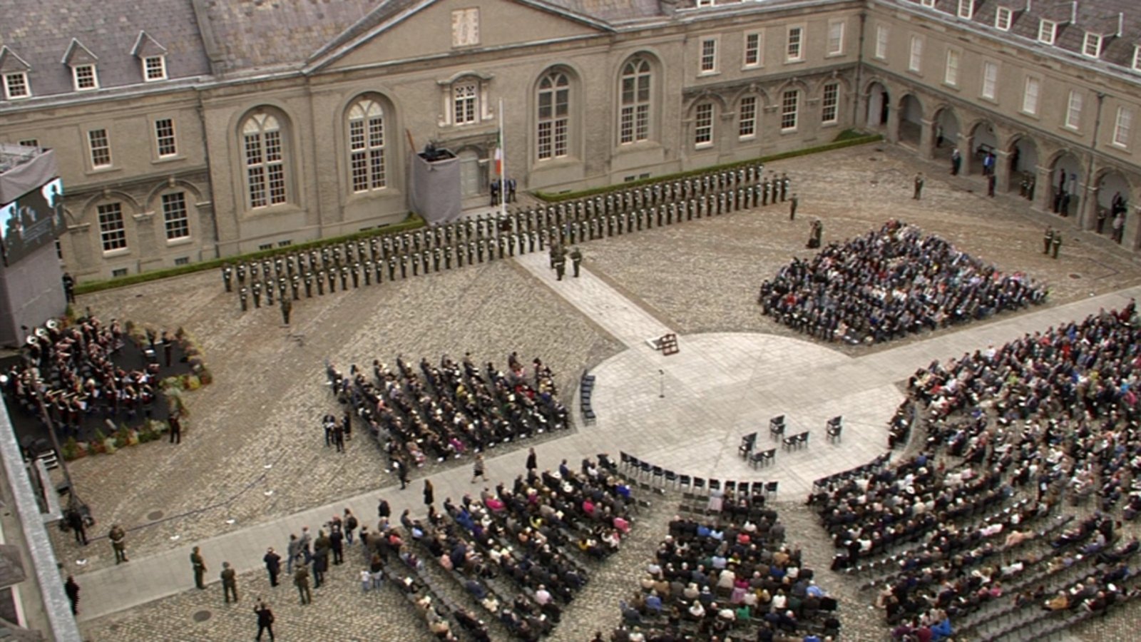 Irish who died in past wars are remembered