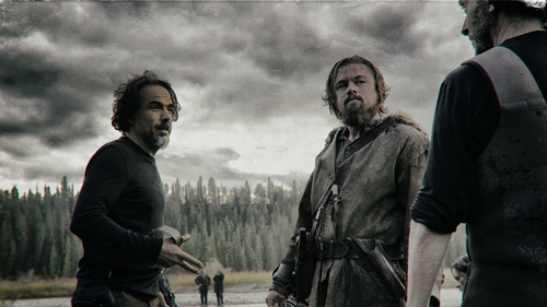 Alejandro G. Iñárritu shooting with Leonardo DiCaprio on The Revenant