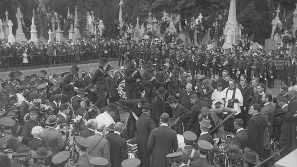 Enormous crowds attend funeral of O'Donovan Rossa (Pic: National Library)