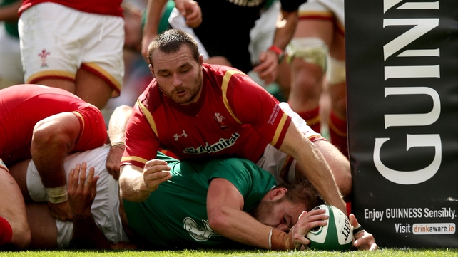 Iain Henderson try
