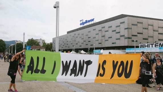 U2 fans (Photo: Sammy Mosher)