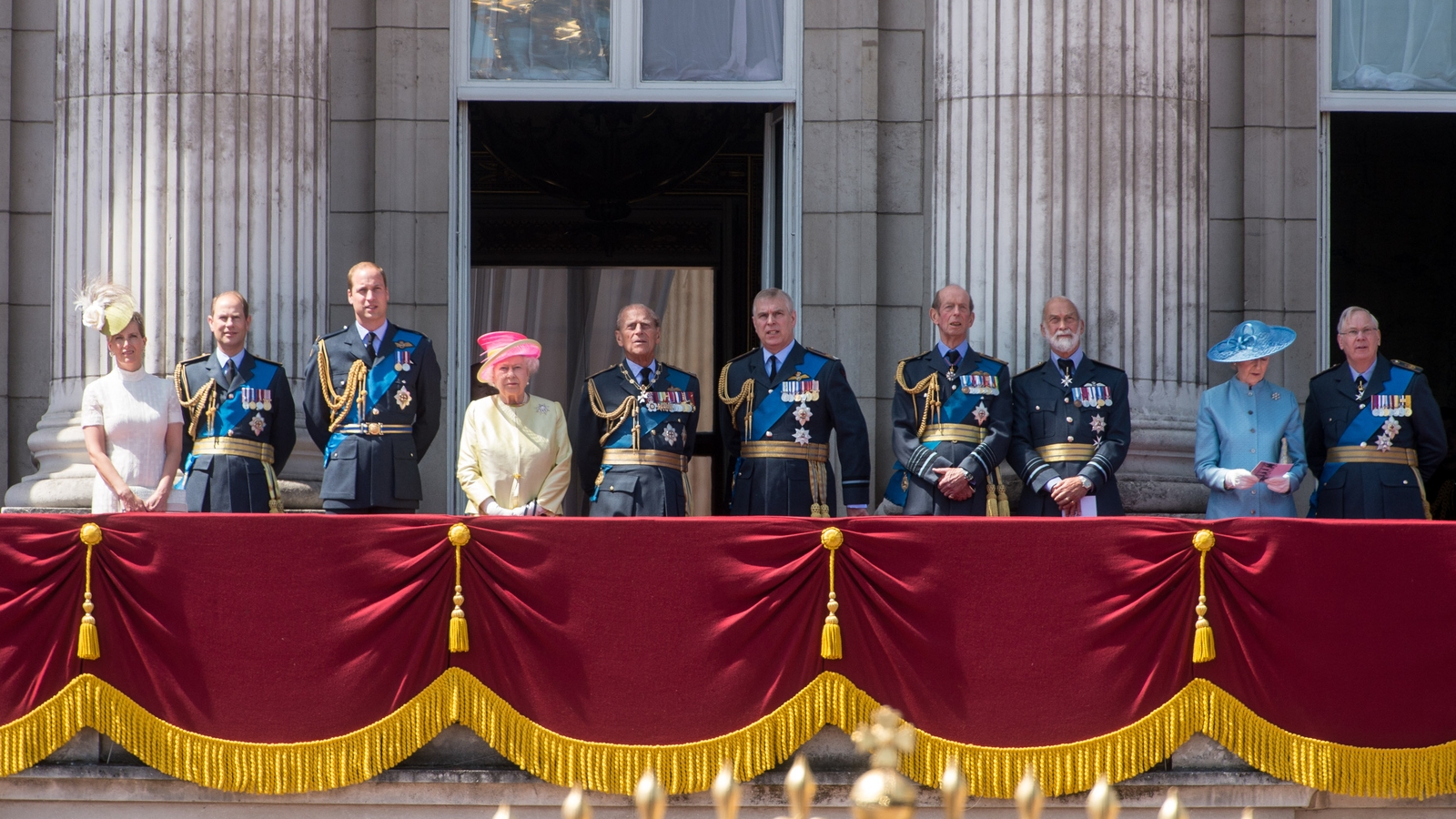 what-is-an-example-of-a-monarchy-7-countries-with-absolute-monarchy