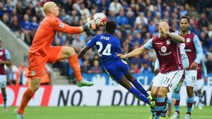 Nathan Dyer beats goalkeeper Brad Guzan to the ball to score the winner for the Foxes