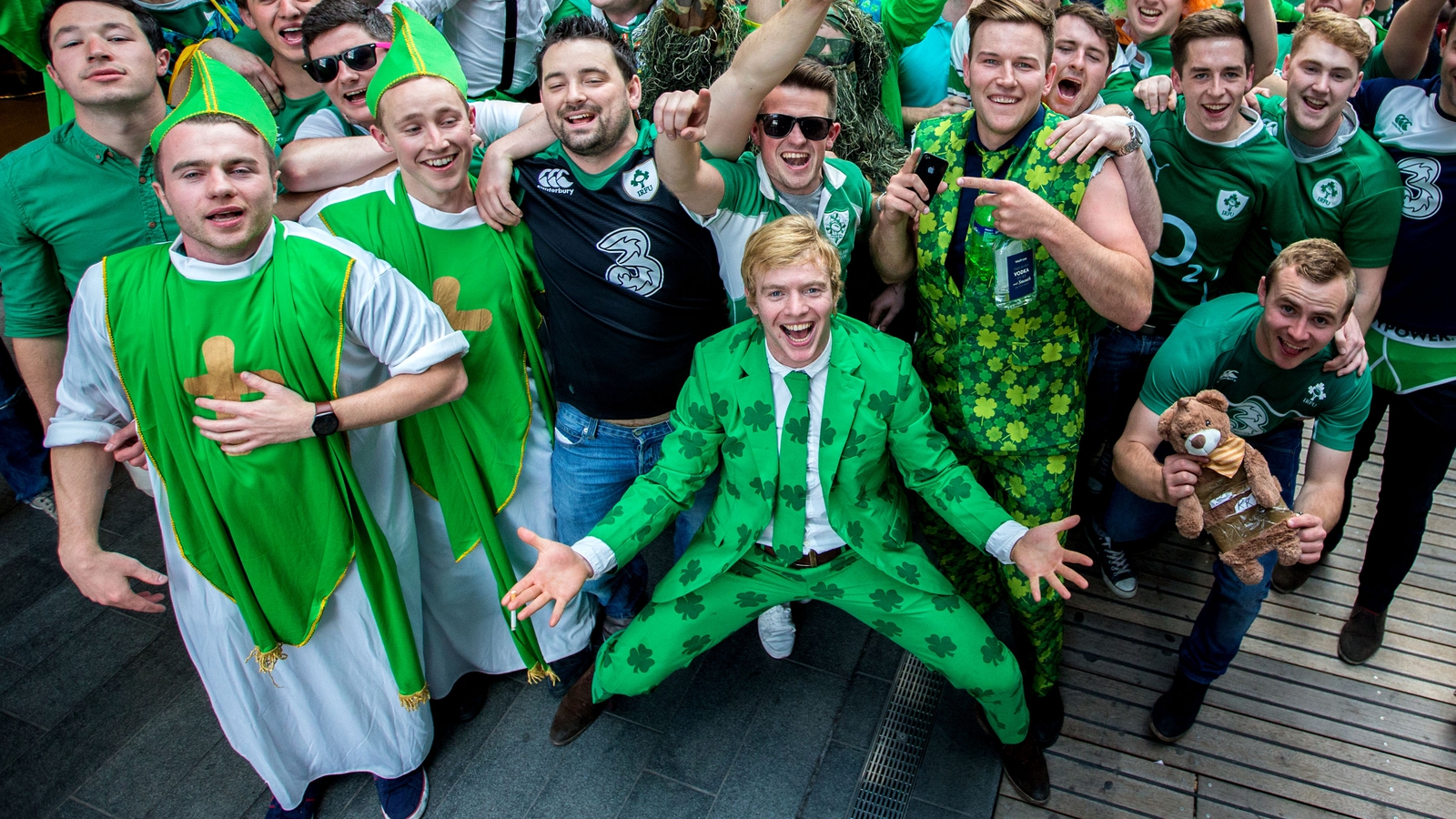 Нав дне. Зеленый праздник. День Святого Патрика Guinness. Фотозона Святой Патрик. Irish Football Fans.