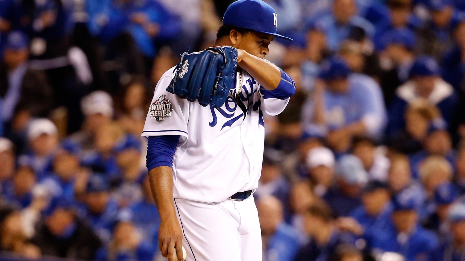 Royals pitcher Edinson Volquez loses father before taking mound