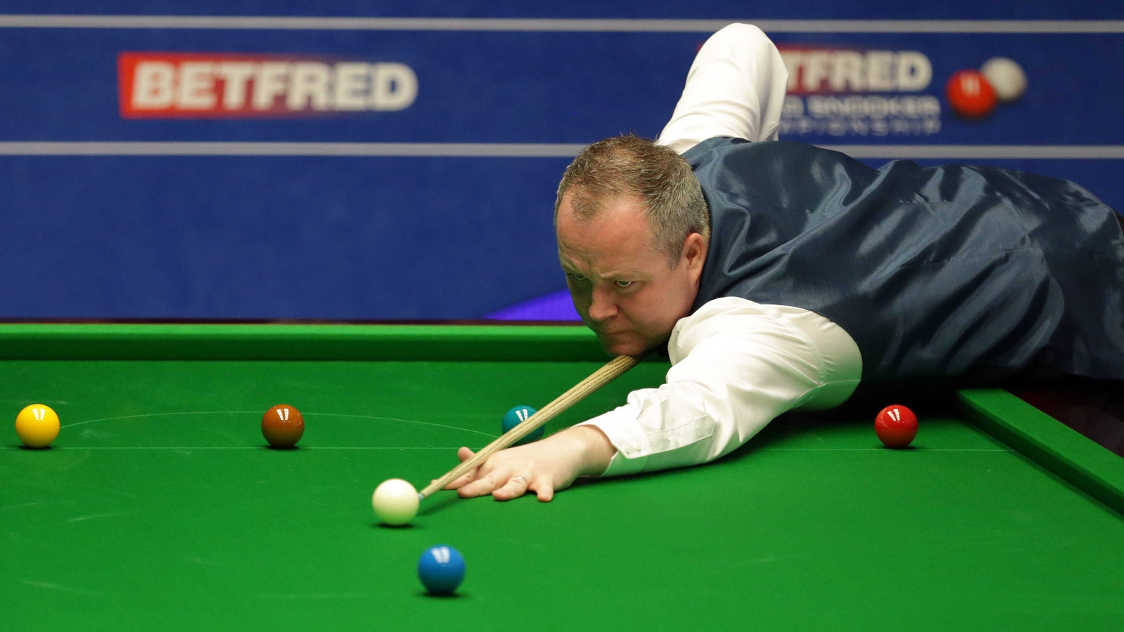 John Higgins whitewashes Shaun Murphy in Daqing