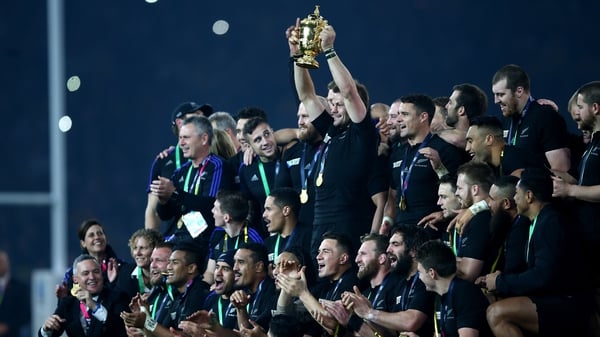 Richie McCaw lifts the Webb Ellis Cup after New Zealand's victory over Australia