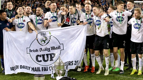Dundalk celebrate winning the Irish Daily Mail FAI Cup