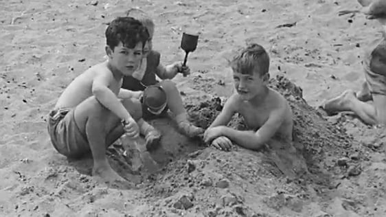 Sandymount Strand (1965)