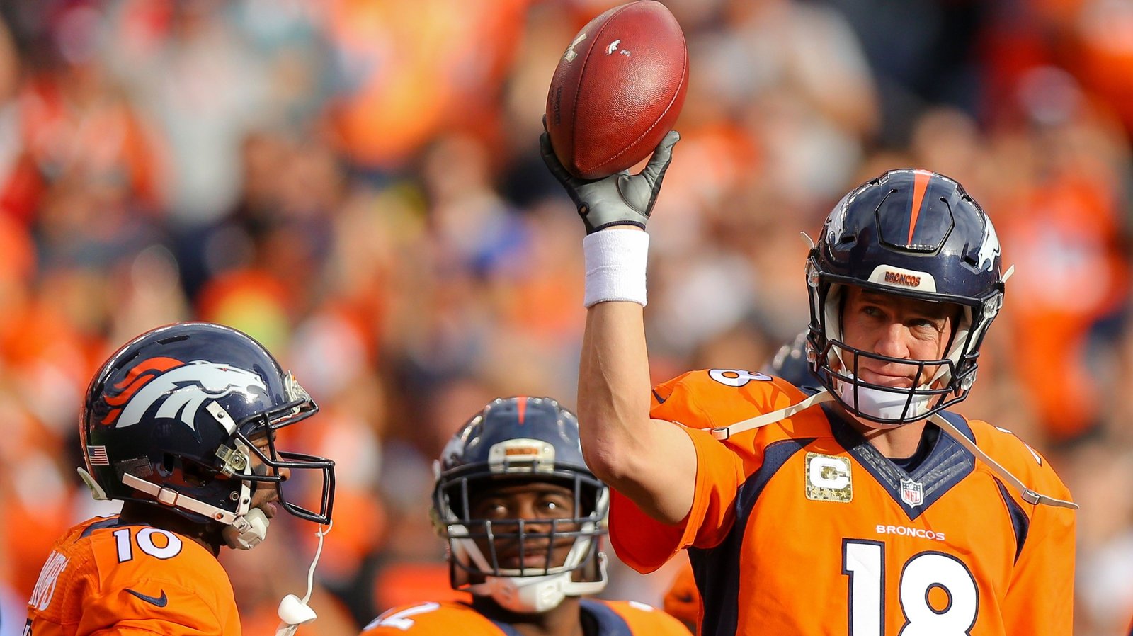 Peyton Manning ties Brett Favre's win record as Broncos beat Packers, Denver  Broncos