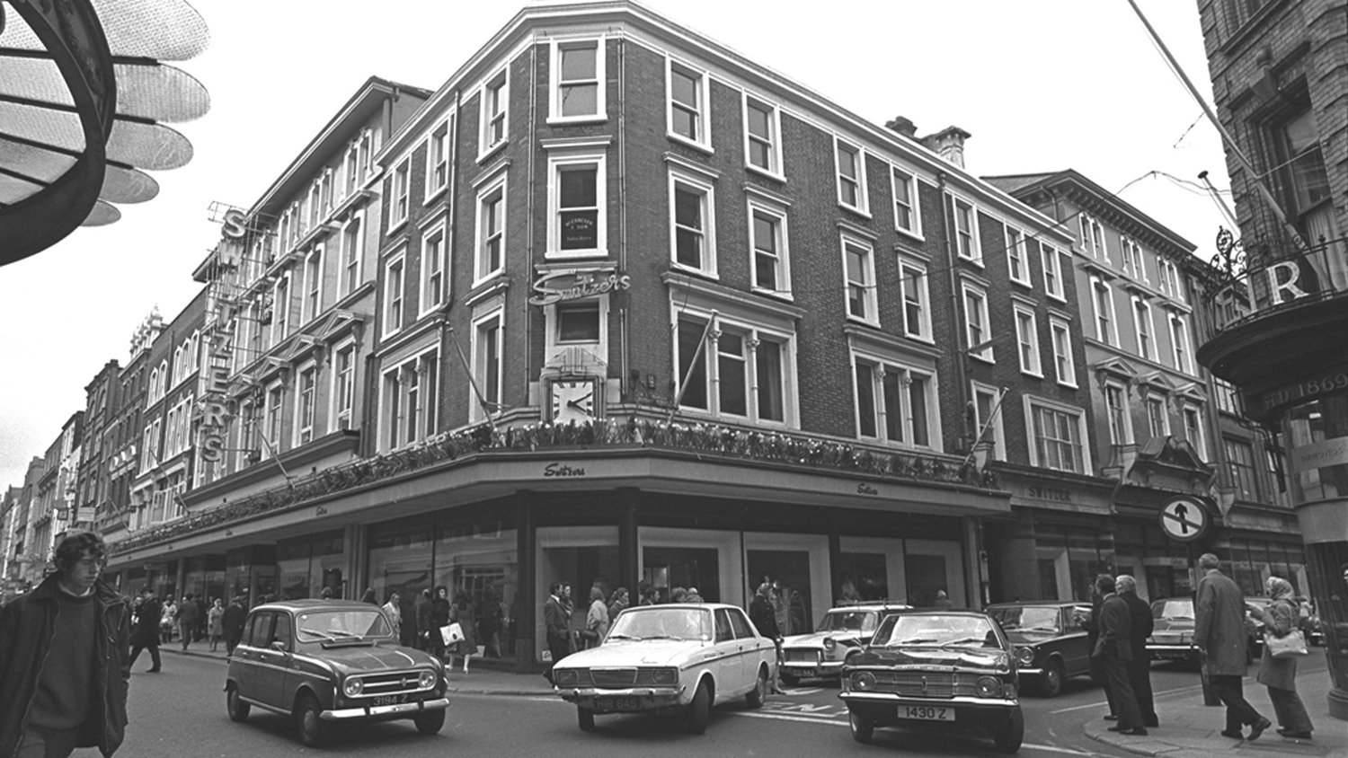 Brown Thomas Dublin 1982  Dublin street, Grafton street, Dublin city