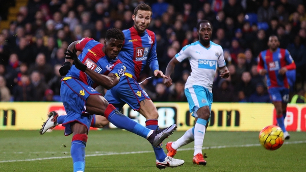 Wilfred Zaha scores Crystal Palace's third goal