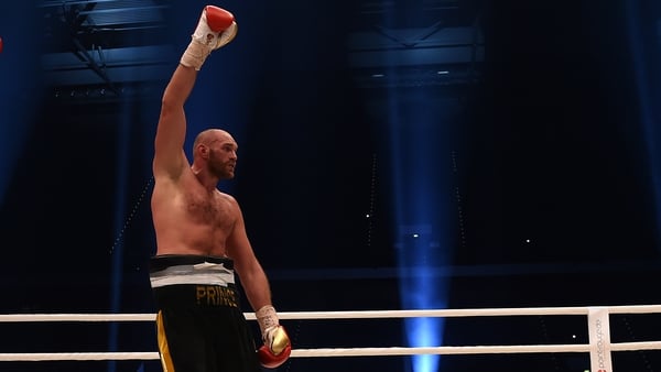 Disciplined display from Tyson Fury saw him claim the title