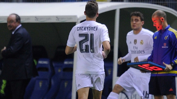 Denis Cheryshev comes off for Mateo Kovacic in the 46th minute of Real's clash at Cadiz