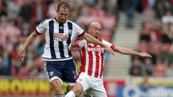 Stephen Ireland (R) has suffered a series of injuries this season