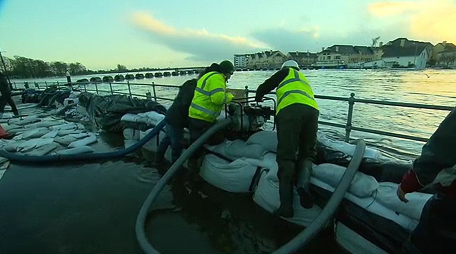 Up To 160 People Evacuated In Athlone