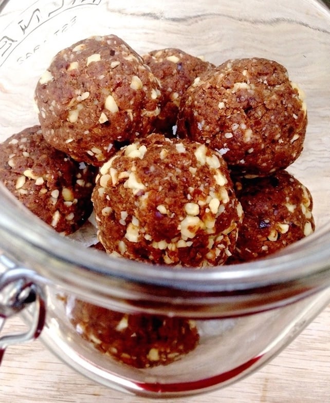 Now that's a snack we could all live with - chocolate and hazelnut mix