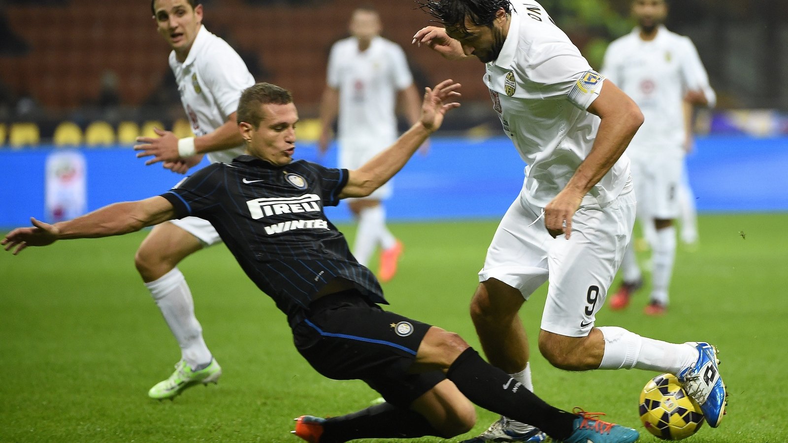 Transfer News: Nemanja Vidic Leaves Inter Milan