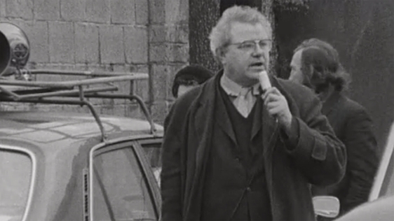 Michael O'Riordan campaigning for the 1973 general election.