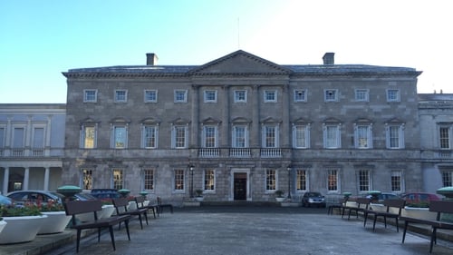 The survey of voters suggests a fall in support for Fianna Fáil and Sinn Féin