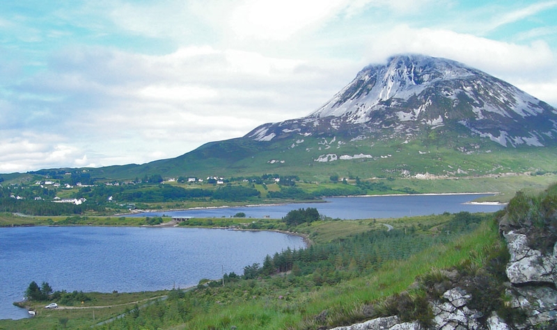 Raon Stoc-charranna Ghaoth Dobhair Ag Bailiú Airgid