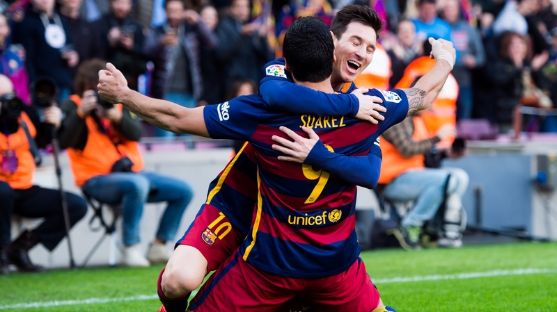 Messi and Suarez goals ensure huge win for Barca